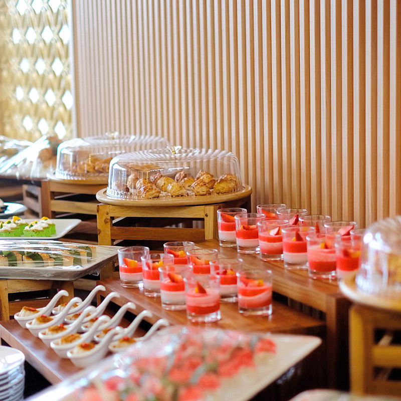 Premium Dining Experience